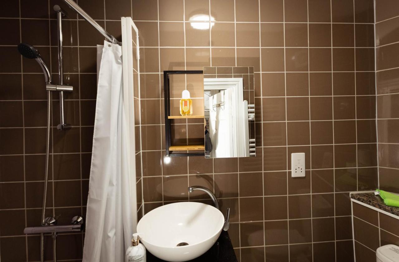 Airstaybnb Манчестър Екстериор снимка